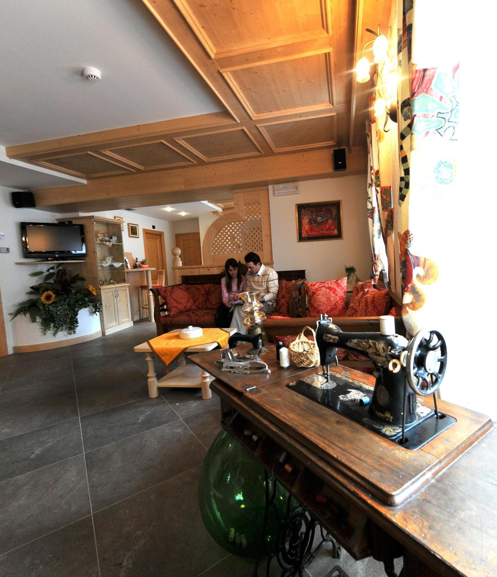 Hotel Il Maniero Ossana Ngoại thất bức ảnh
