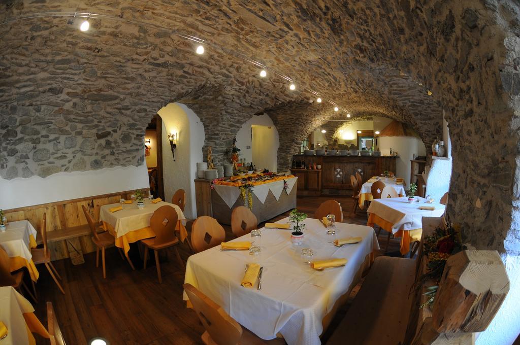 Hotel Il Maniero Ossana Ngoại thất bức ảnh