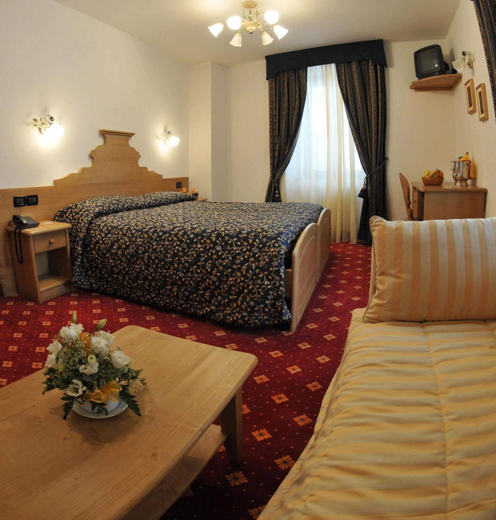 Hotel Il Maniero Ossana Ngoại thất bức ảnh