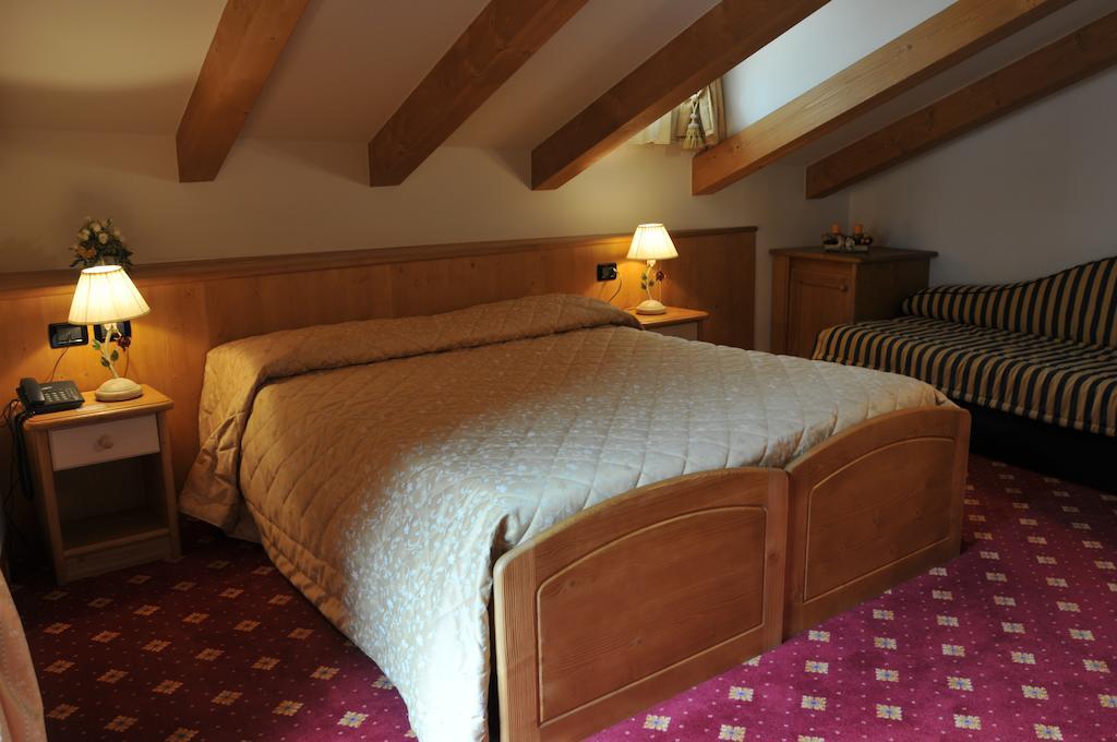 Hotel Il Maniero Ossana Ngoại thất bức ảnh