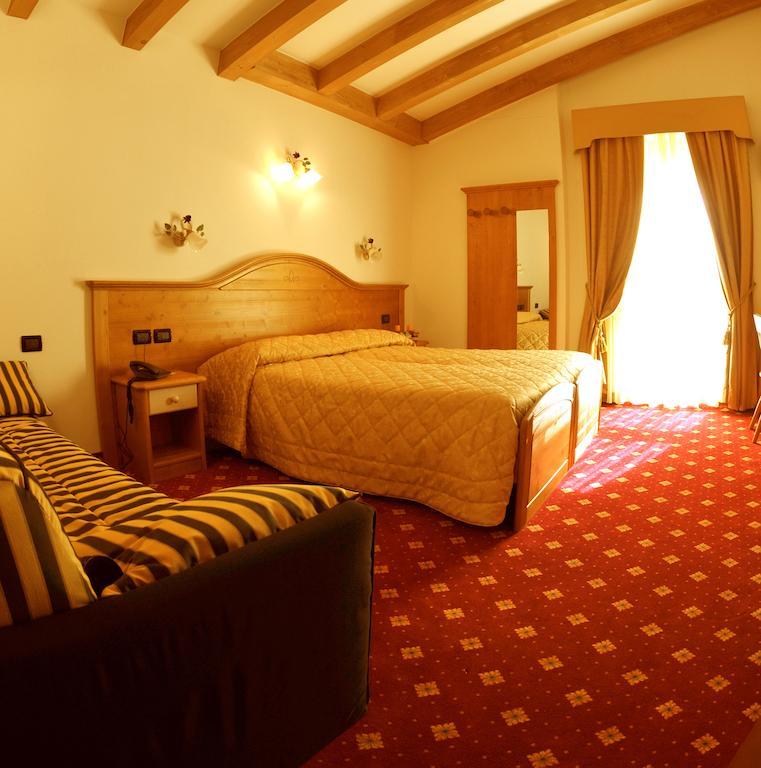 Hotel Il Maniero Ossana Phòng bức ảnh
